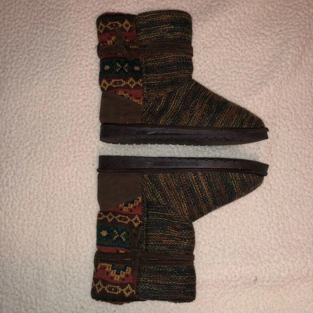 Muk Luks Women's Multicolor Knit Fall/ Winter Boots - Brown Trim